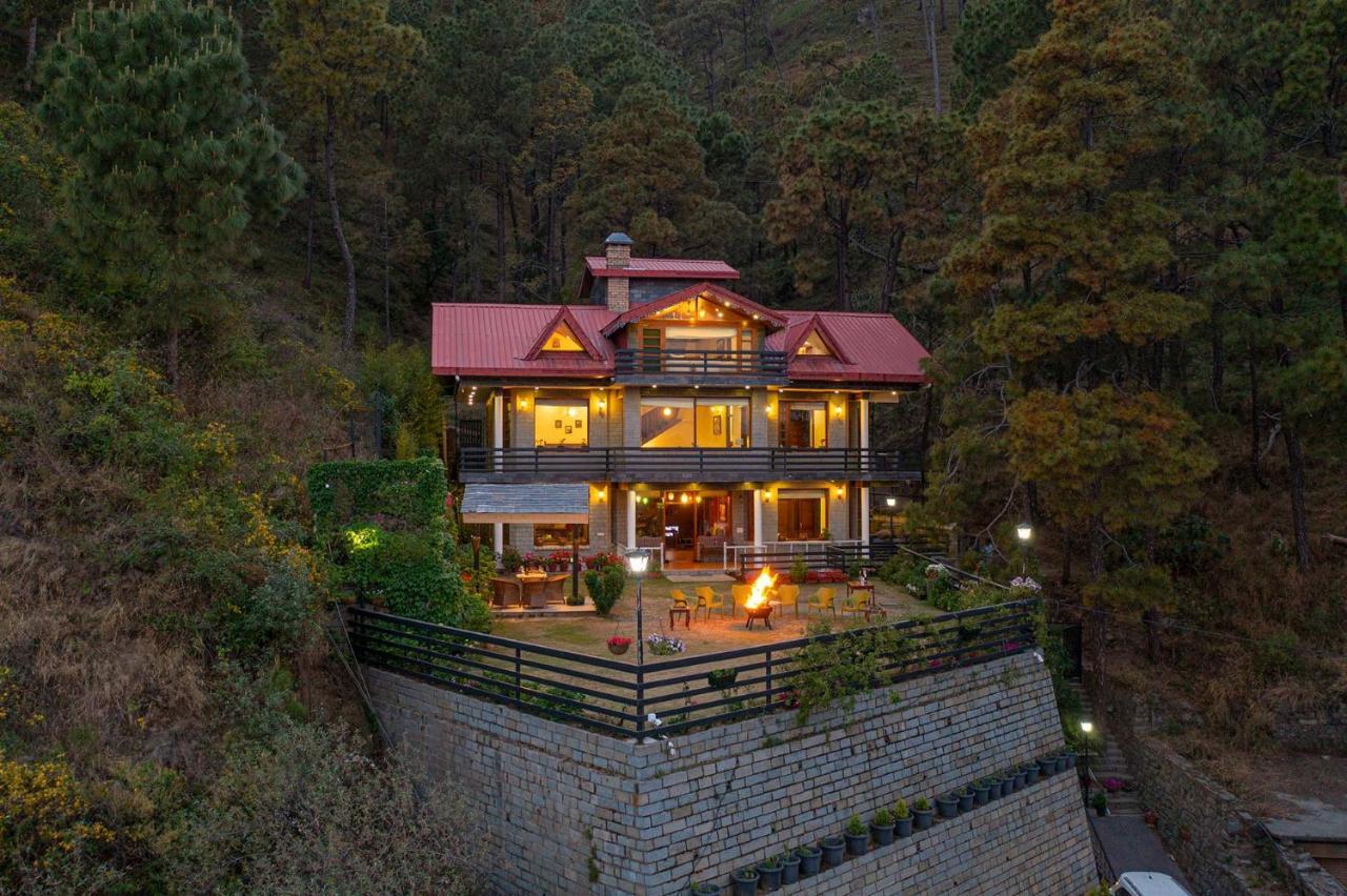 Stayvista At Floradale W Jacuzzi & Wood-Fire Pizza 카사울리 외부 사진