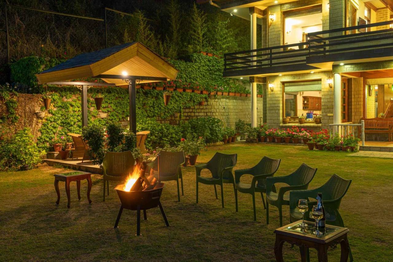 Stayvista At Floradale W Jacuzzi & Wood-Fire Pizza 카사울리 외부 사진